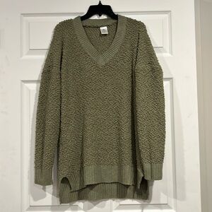 Wild about me, large popcorn, green sweater